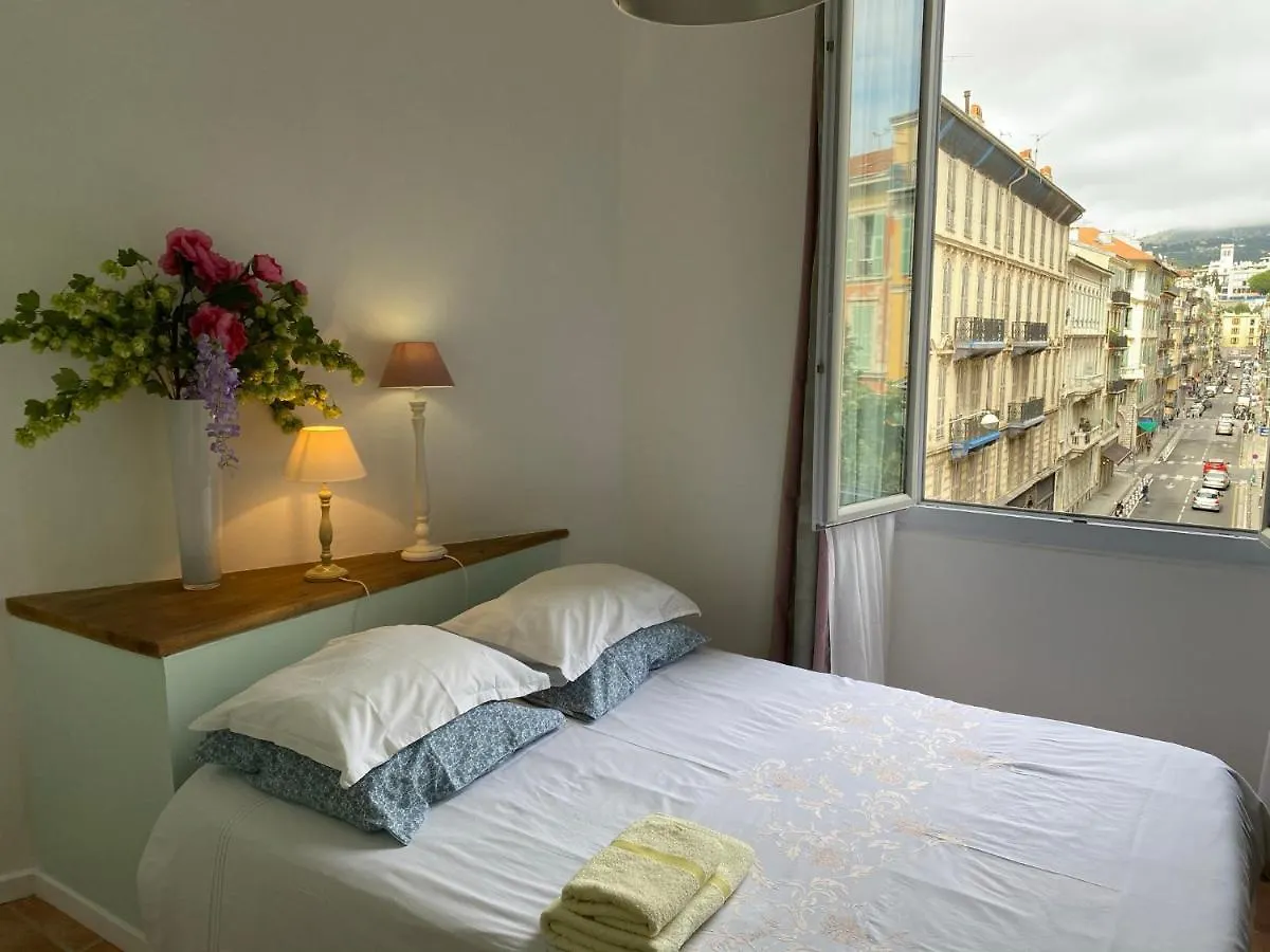 Studios Floreal Nice Aparthotel